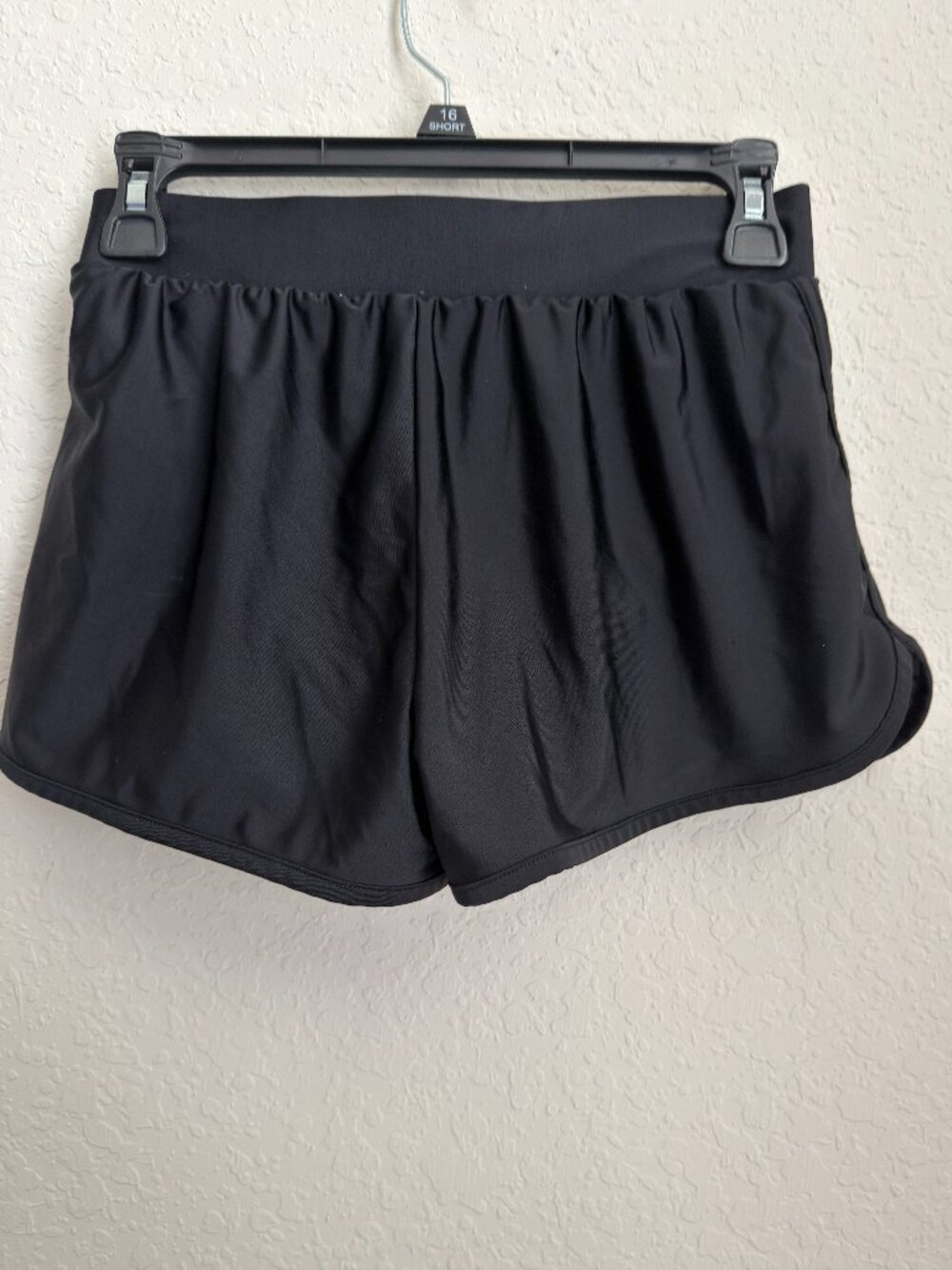 Cat & Jack Girls XL 14 Black Athletic Running Shorts.   (G)